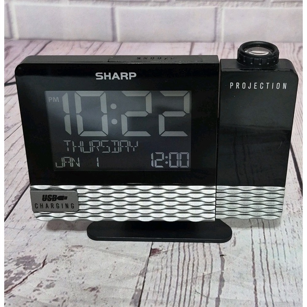 SHARP SPC543 Alarm Time Display Time Projection w 2Amp USB Charger Port Calendar